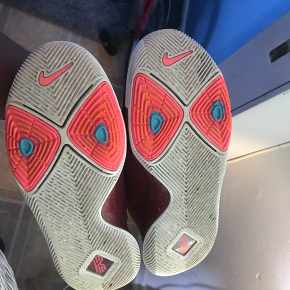 Sneakers - Picture 3 of 3